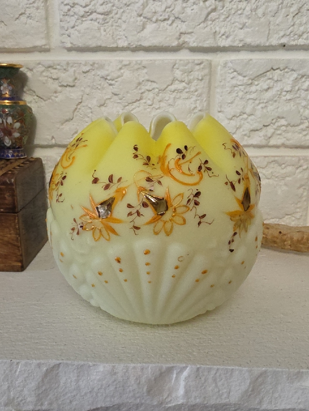 Vtg 1800 Hand-Painted Yellow Victorian Glass Vase Scallop